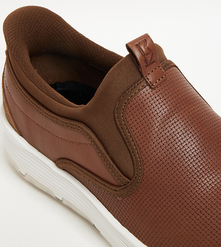 GLIDE CELL Textured Slip-On Shoes