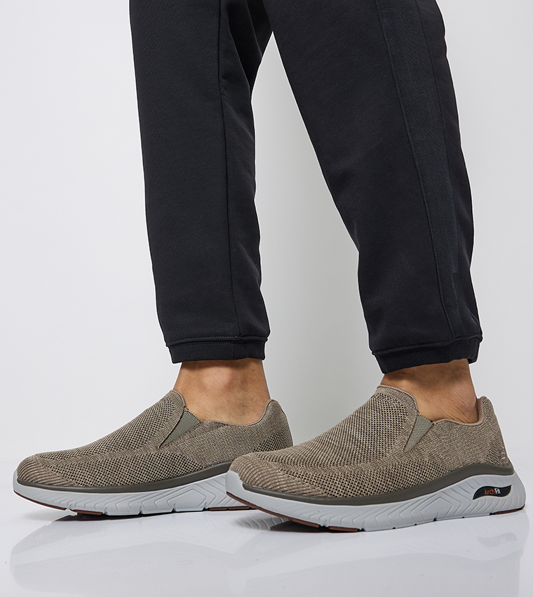 Arch Fit Crosser Casual Slip-On Shoes