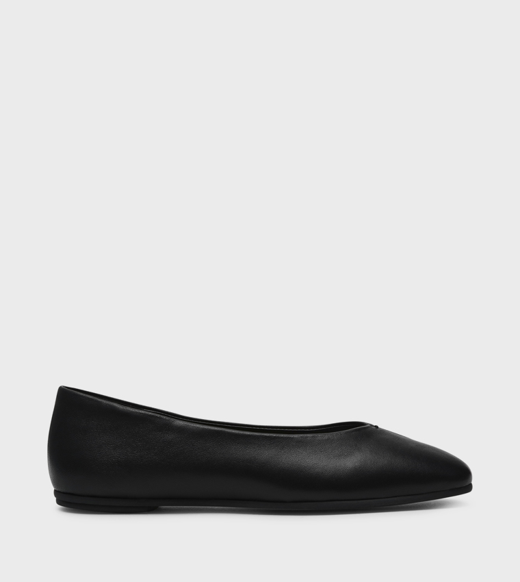 SLIQUE Almond Toe Ballerinas