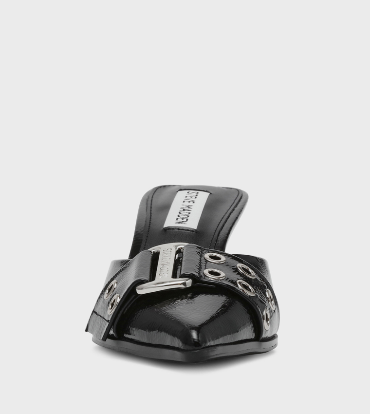 حذاء كعب بإبزيم 