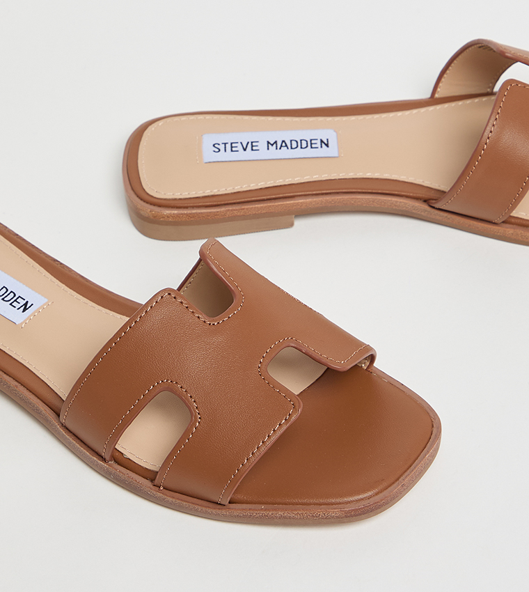 HADYN Cut-Out Detail Open Toe Flat Sandals