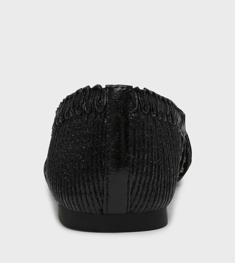 WARM-UP Textured Round Toe Ballerinas