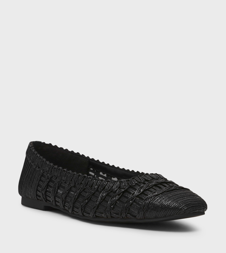 WARM-UP Textured Round Toe Ballerinas