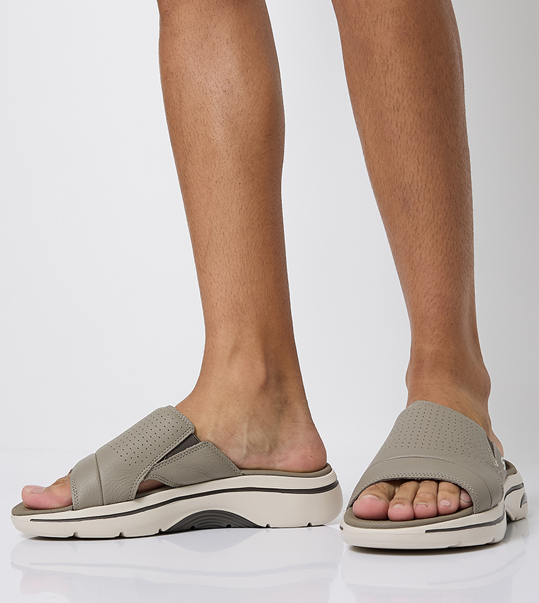 Go Walk Arch Fit 2.0 Textured Comfort Sandals