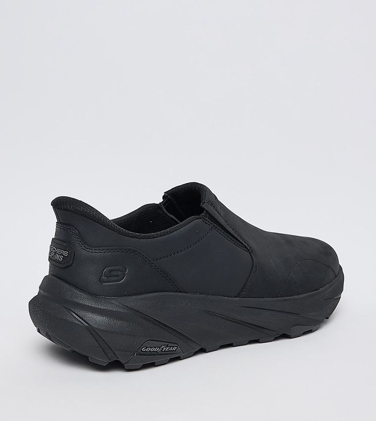CONNER Round Toe Slip-On Shoes