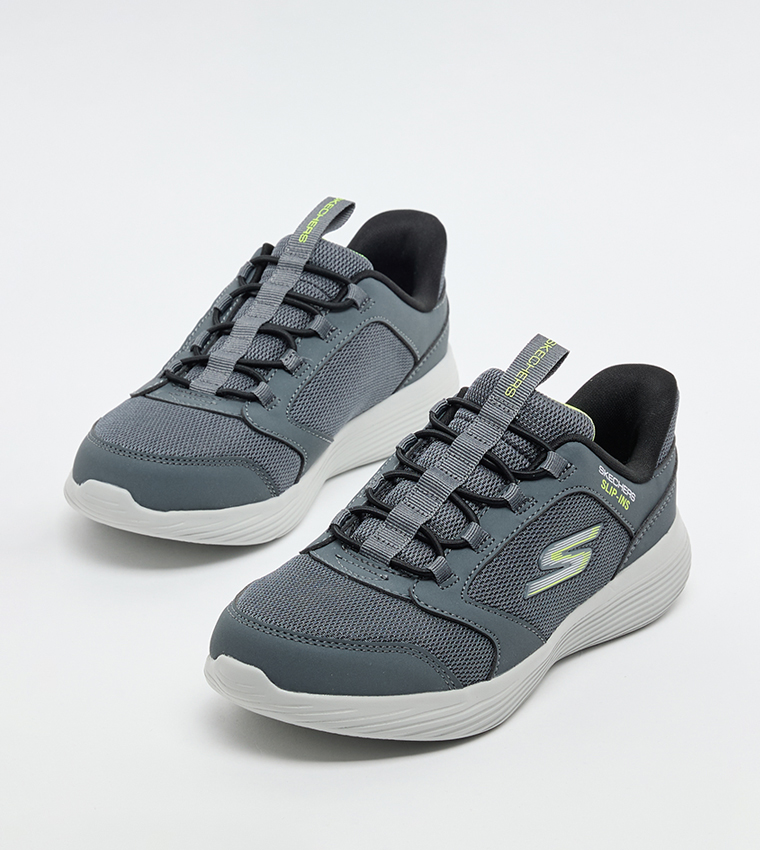 GO RUN 400 V2 Logo Printed Shoes