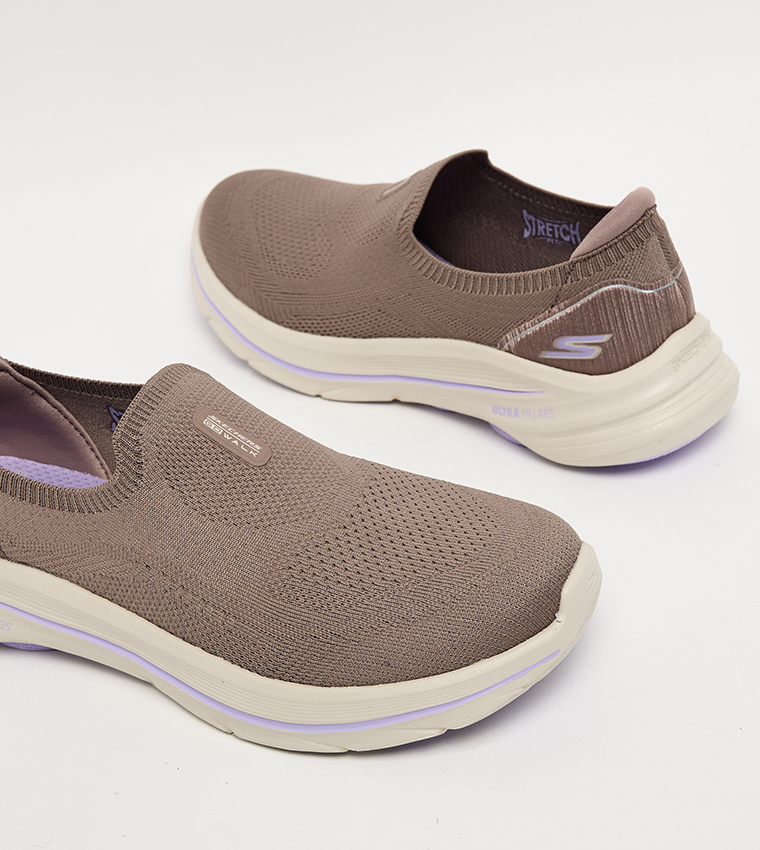 GO WALK 8 Slip-On Shoes