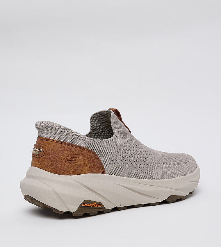 CONNER Round Toe Slip-On Shoes