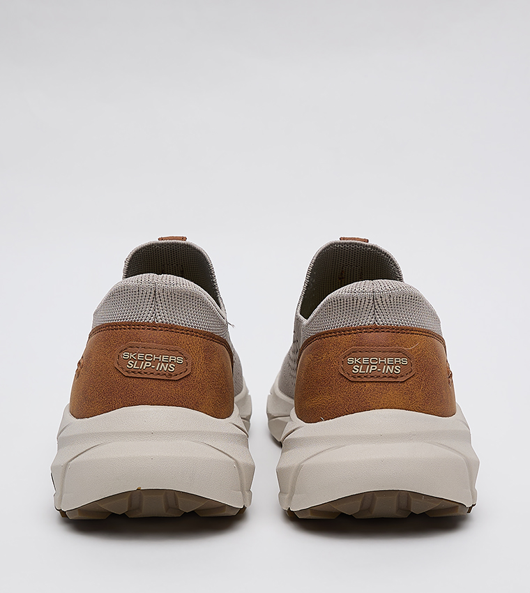 CONNER Round Toe Slip-On Shoes