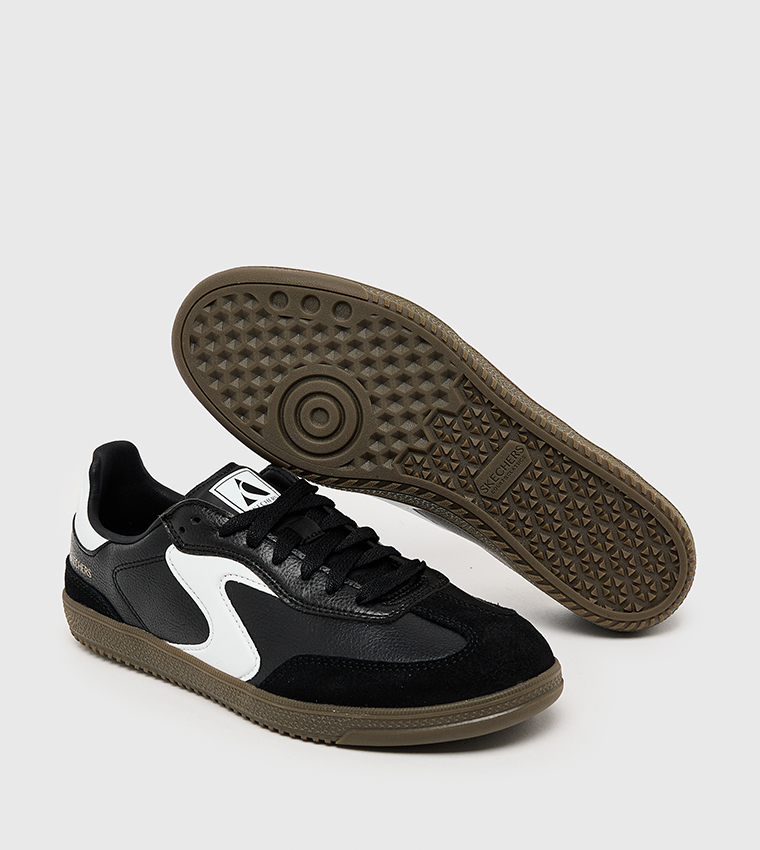 سنيكرز هوتشوت برباط 