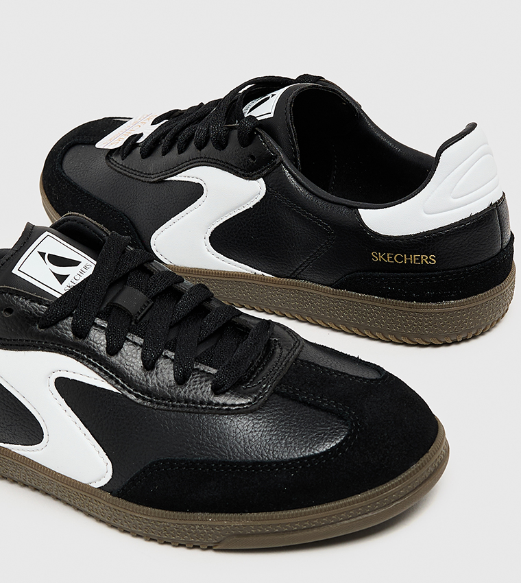 سنيكرز هوتشوت برباط 