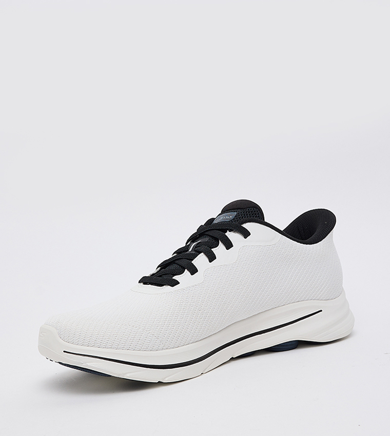 GO WALK 8 Round Toe Shoes