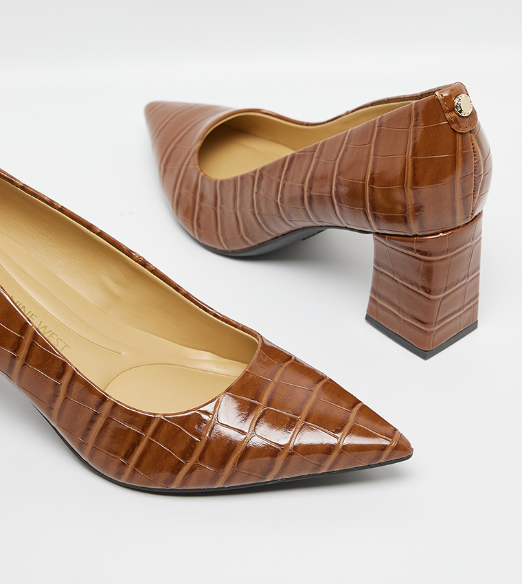 KALORE Croc Textured Pumps