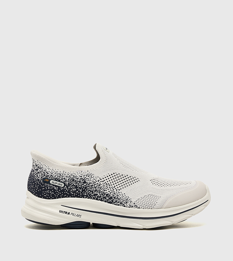 GO WALK 8 Patterned Slip-On Shoes