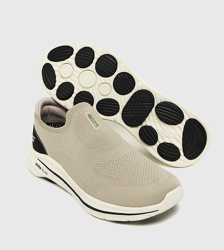 GO WALK 8 Slip-On Shoes
