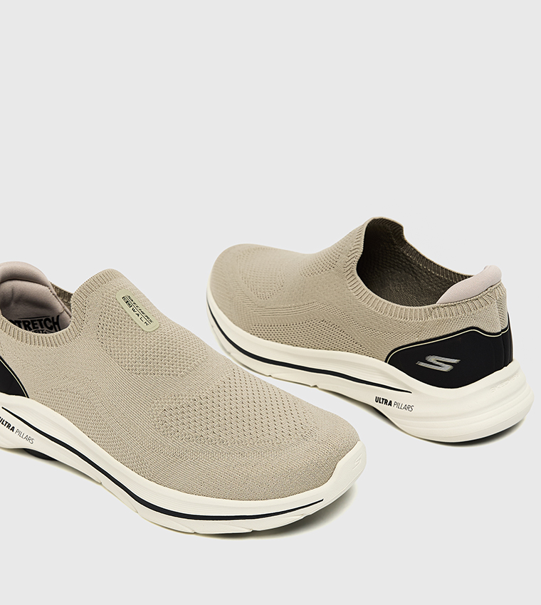 GO WALK 8 Slip-On Shoes