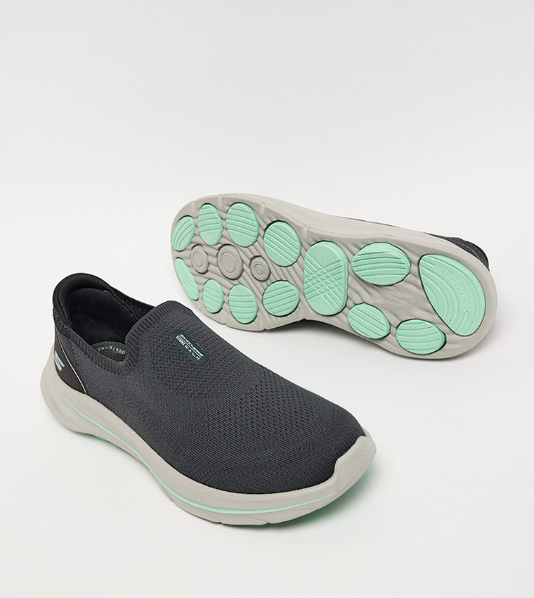 GO WALK 8 Slip-On Shoes