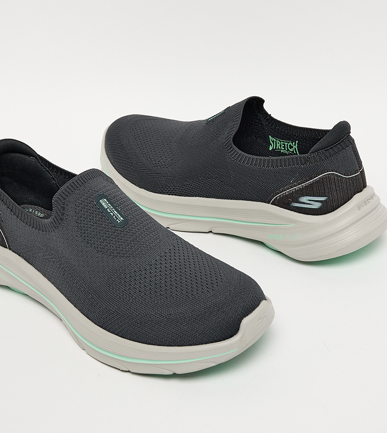 GO WALK 8 Slip-On Shoes