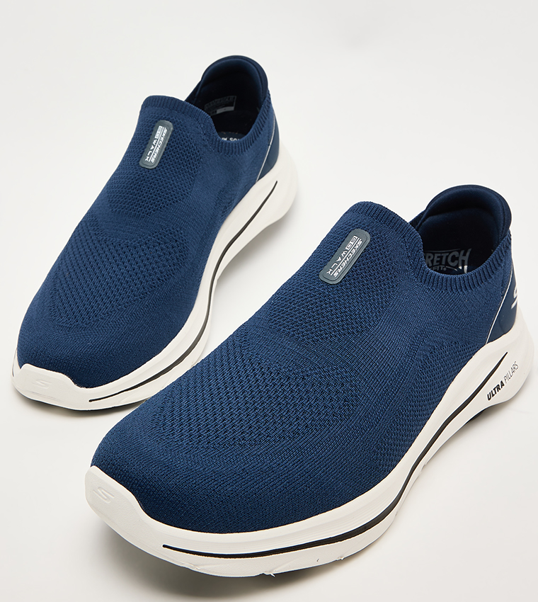 GO WALK 8 Slip-On Shoes
