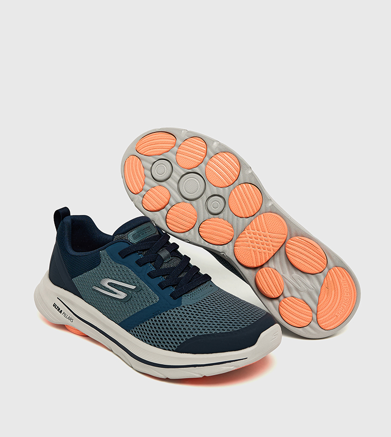 GO WALK 8 Running Shoes