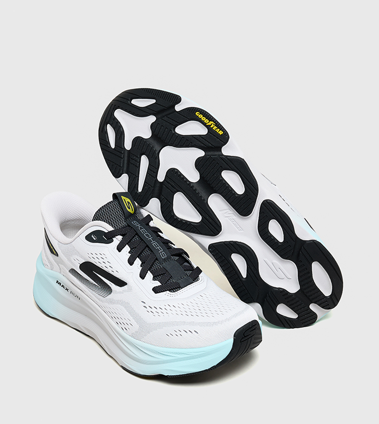 حذاء ماكس رن برباط بطبعة شعار