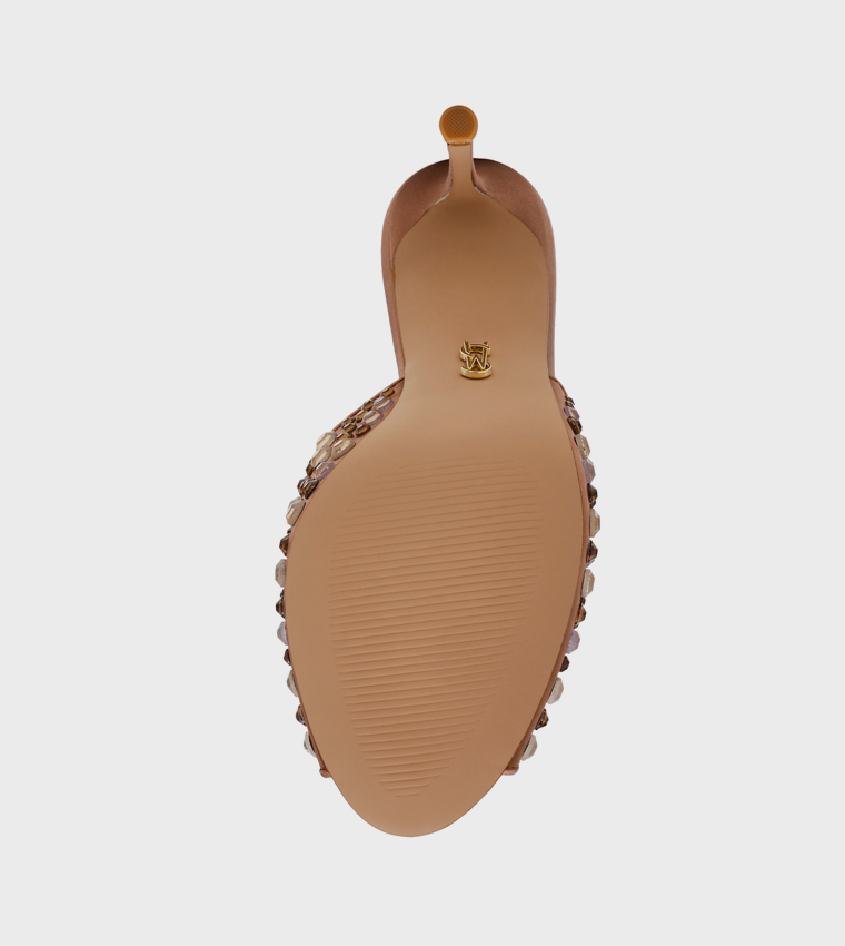 صندل بكعب ومقدمة مفتوحة 