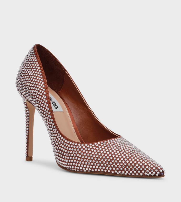 حذاء كعب بمقدمة مدببة 