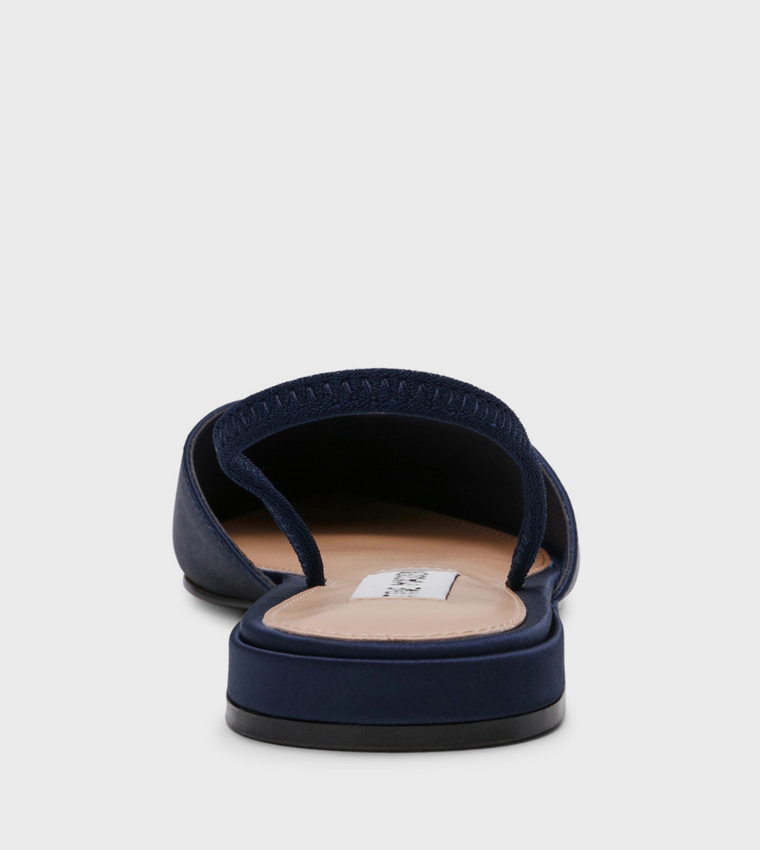 صندل فلات بحزام خلفي ومقدمة مدببة