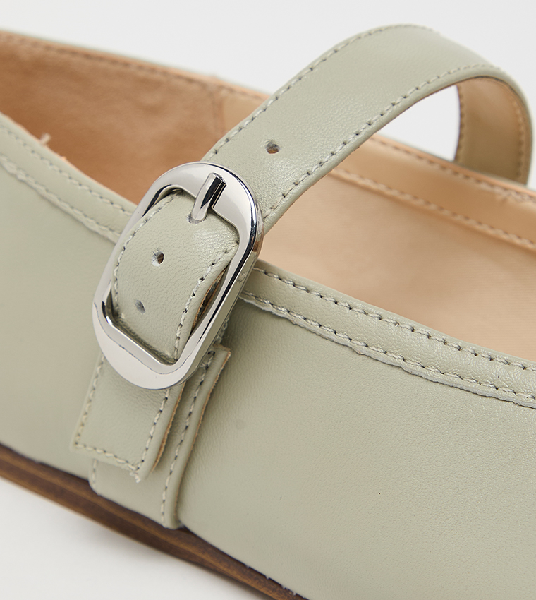 VANCEE Textured Mary Jane Shoes