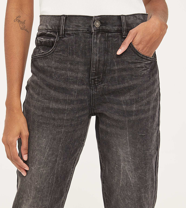 بنطال جينز بخصر عالي