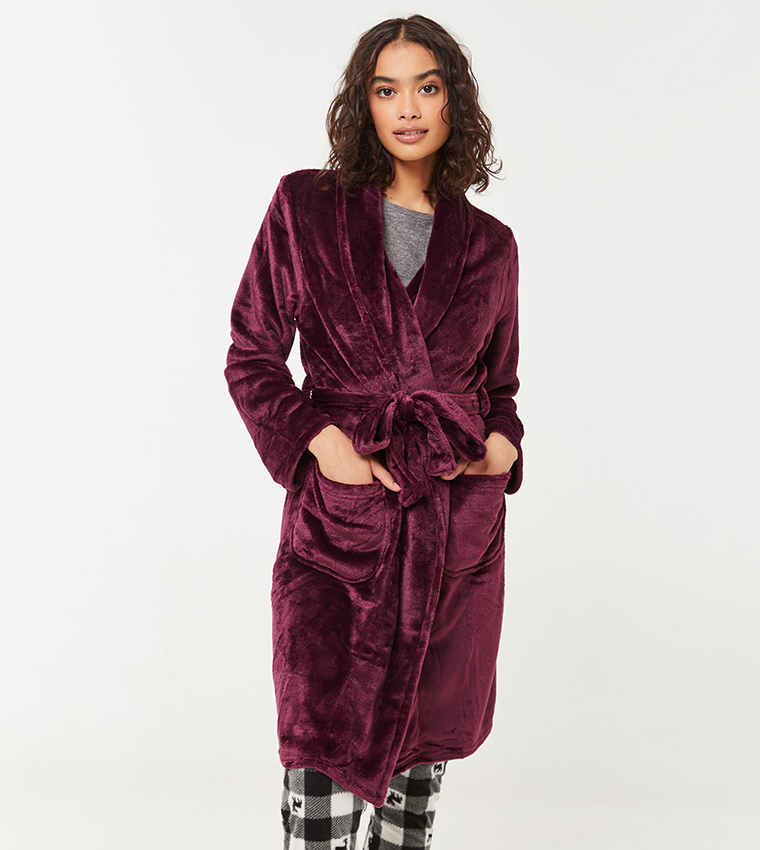 Buy Ardene Classic Plush Robe With Patch Pockets In Maroon | 6thStreet UAE