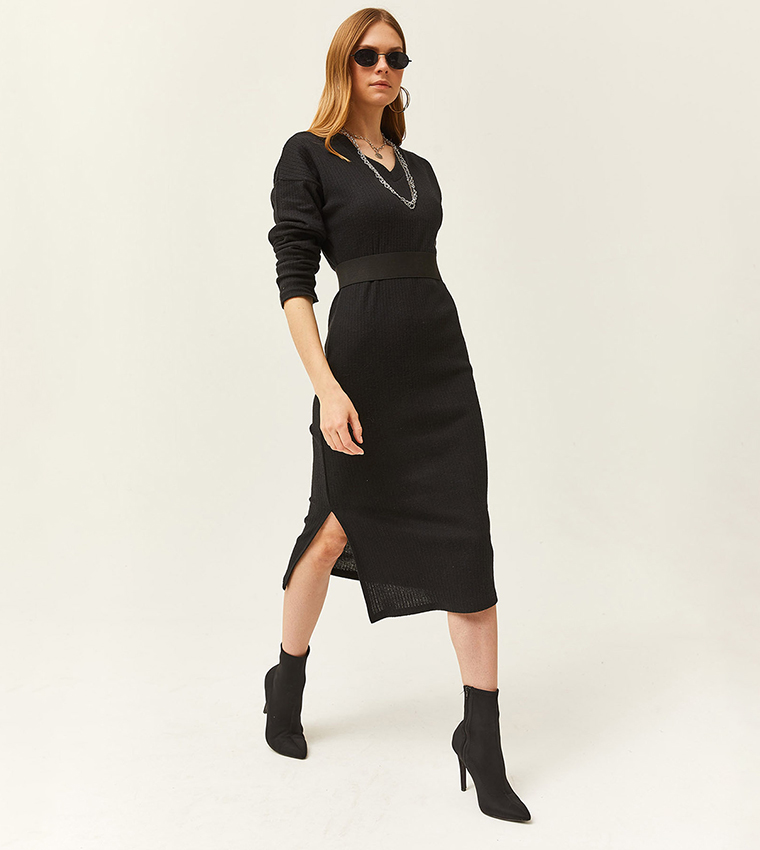 Buy Olalook Textured Long Sleeves Slit Dress In Black | 6thstreet Kuwait