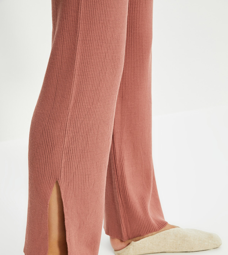 طقم تريكو من توب وبنطال