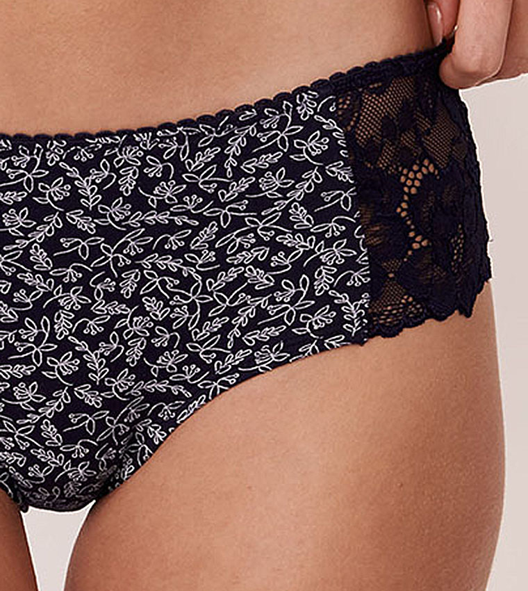 La Vie En Rose Brief / Hipster : Buy La Vie En Rose Cotton and Scalloped  Lace Detail Hiphugger Panty Online