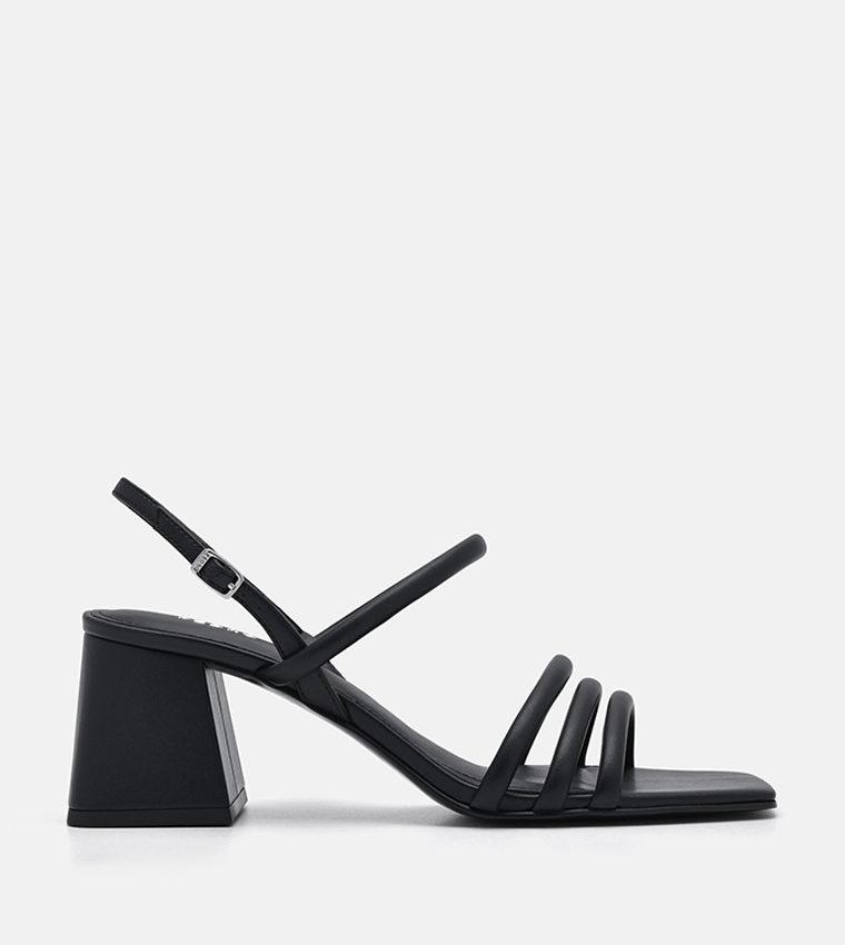 صندل بكعب عريض 