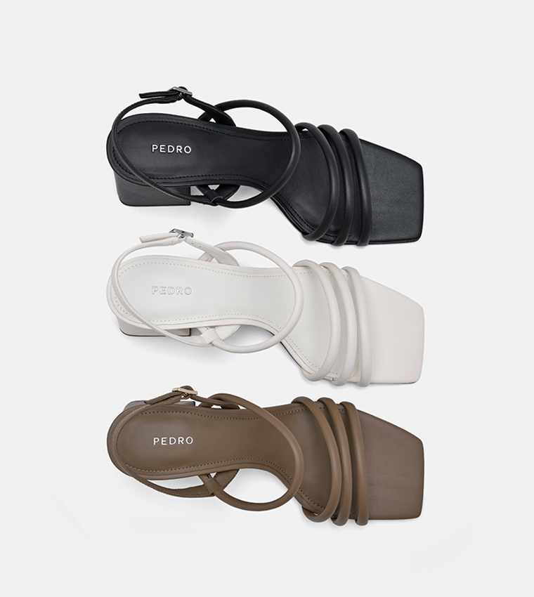 صندل بكعب عريض 