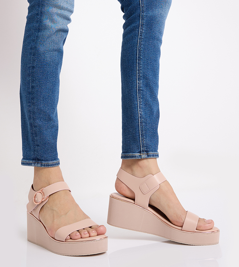 Buy VINCCI Buckle Closure Wedge Sandals In Pink 6thStreet Oman