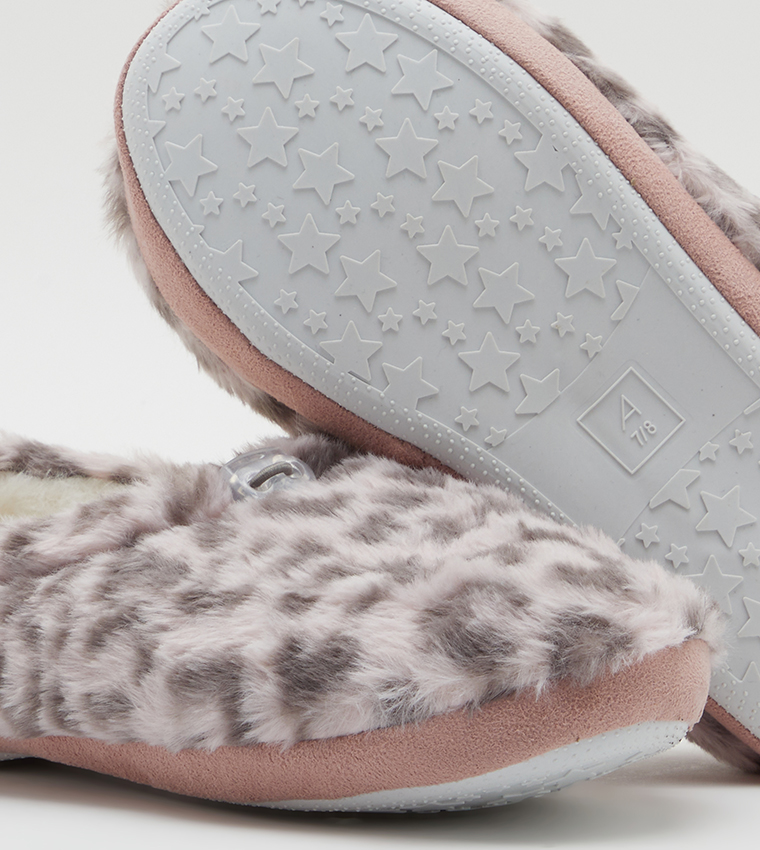 Slippers ardene discount