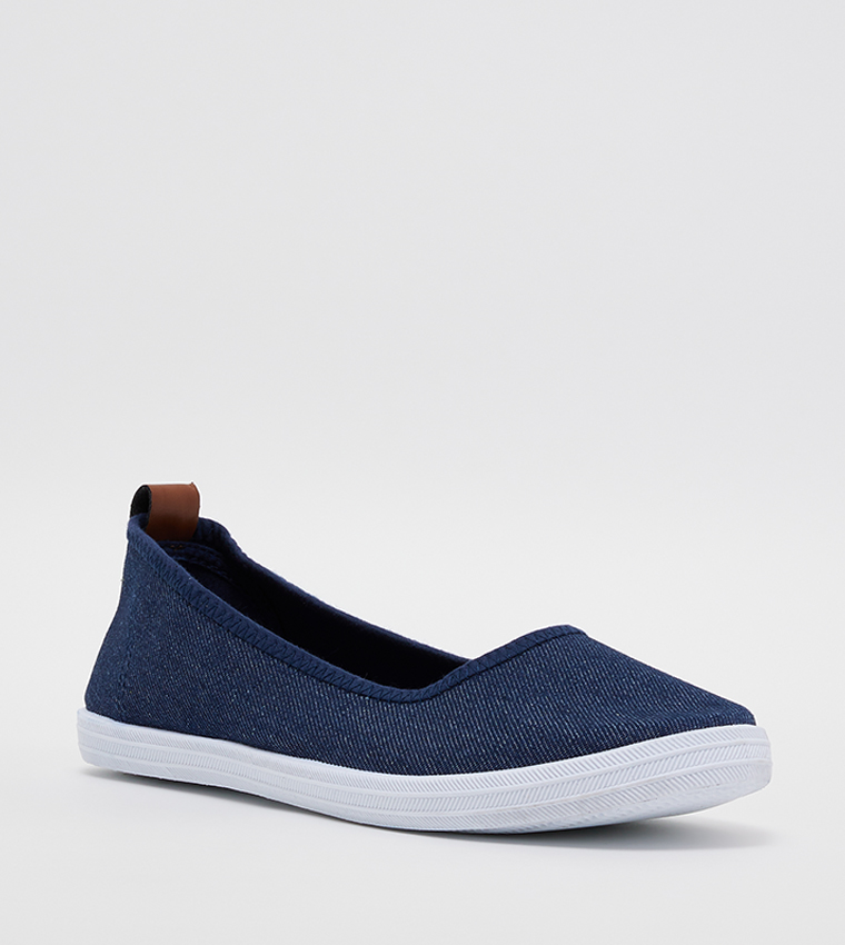 Ardene hot sale slip ons