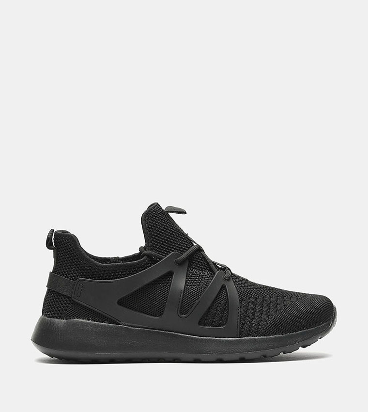 Plain black sports shoes 2025