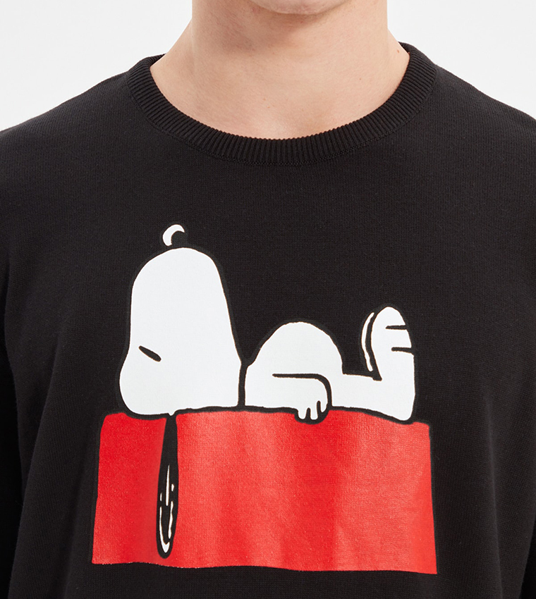 Buy Trendyol Regular Snoopy License Printed Sweater In Black 6thStreet Saudi Arabia