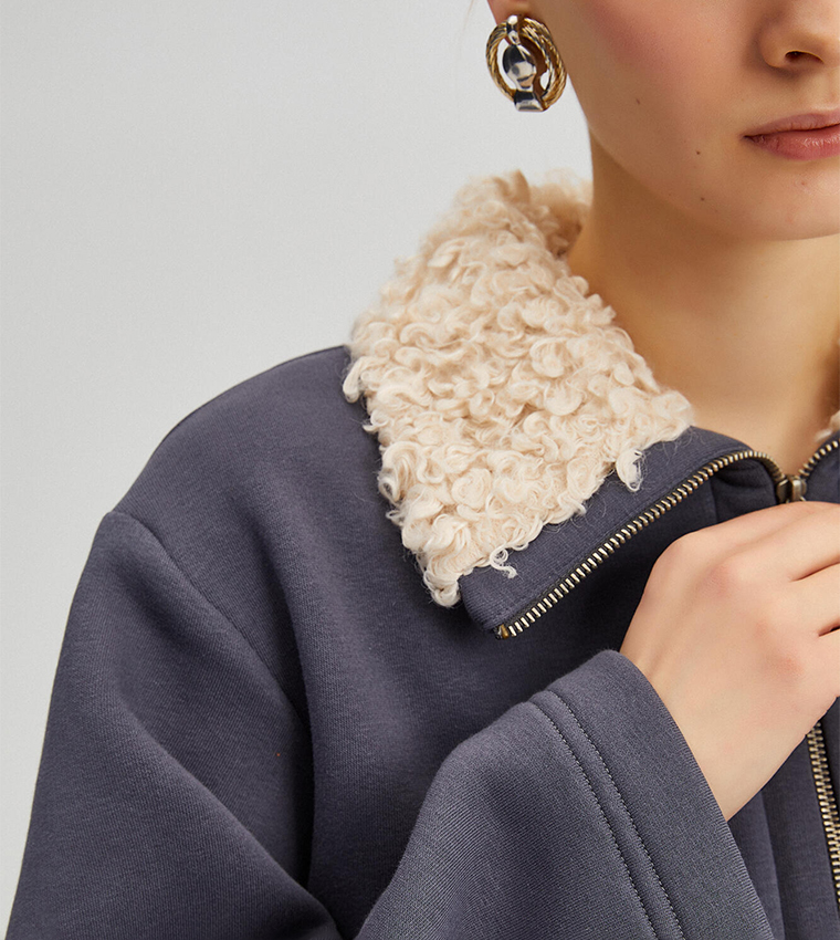Faux Fur Detail Long Sleeves Sweatshirt