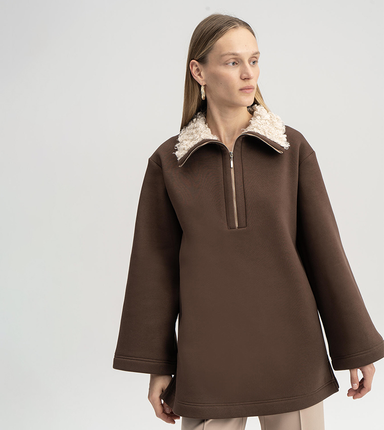 Sweatshirt with clearance faux fur sleeves