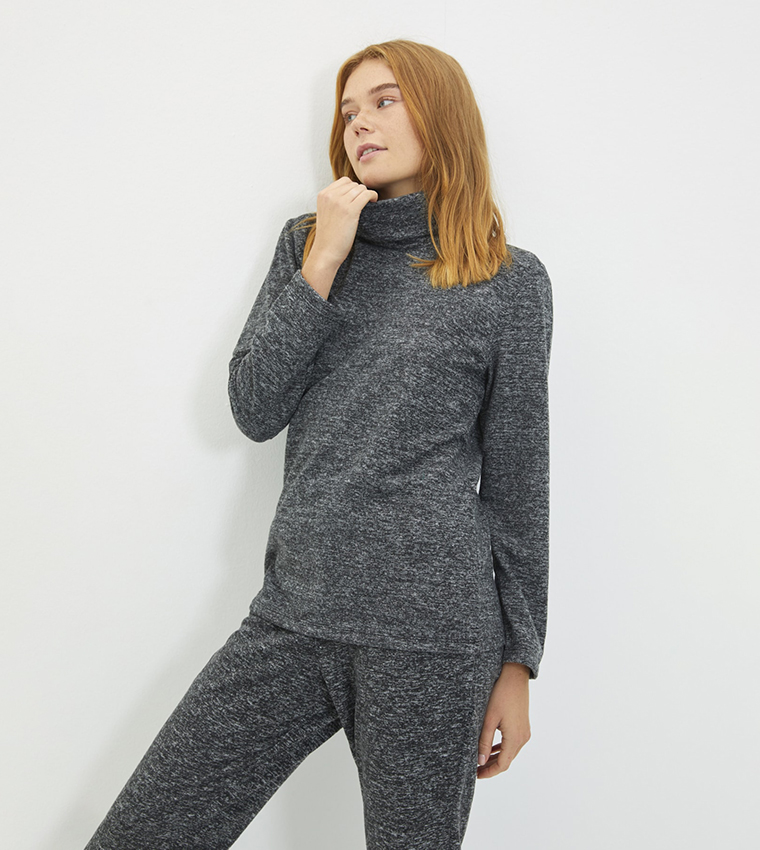 Buy Trendyol Basic Night Suit In Grey | 6thStreet Qatar
