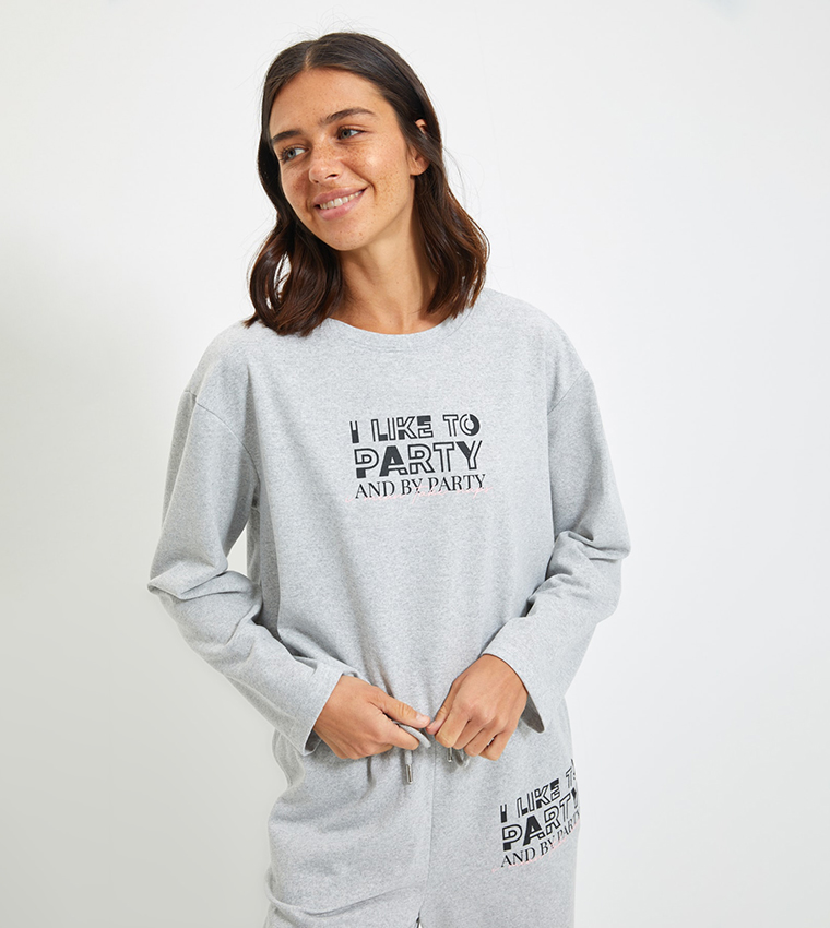 Buy Trendyol Basic Printed Night Suit In Grey | 6thStreet Qatar