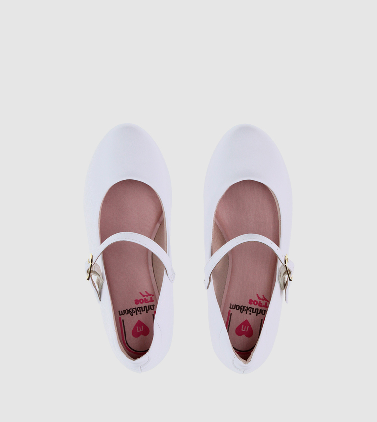 حذاء ماكينزي ماري جين بمقدمة مستديرة