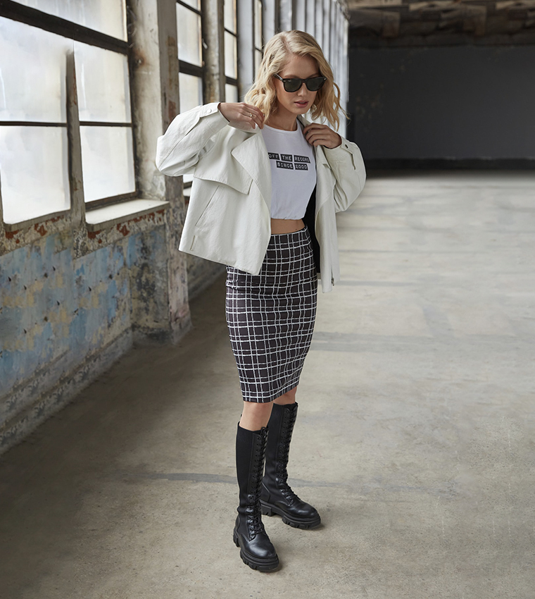 Buy Trendyol Patterned Knitted Pencil Skirt In Grey 6thStreet Kuwait