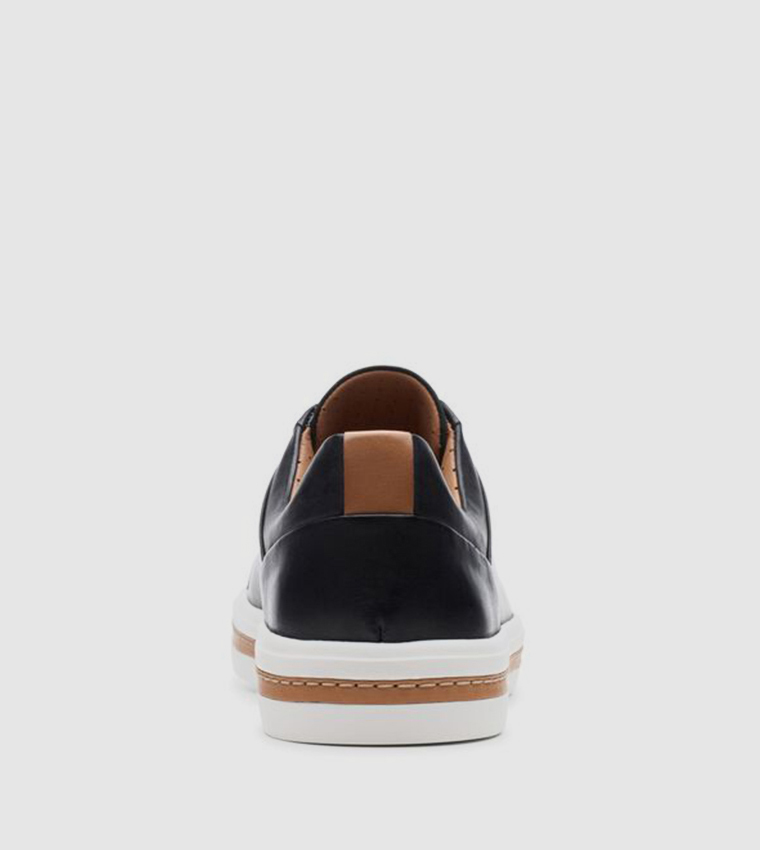 Un Maui Low Top Sneakers