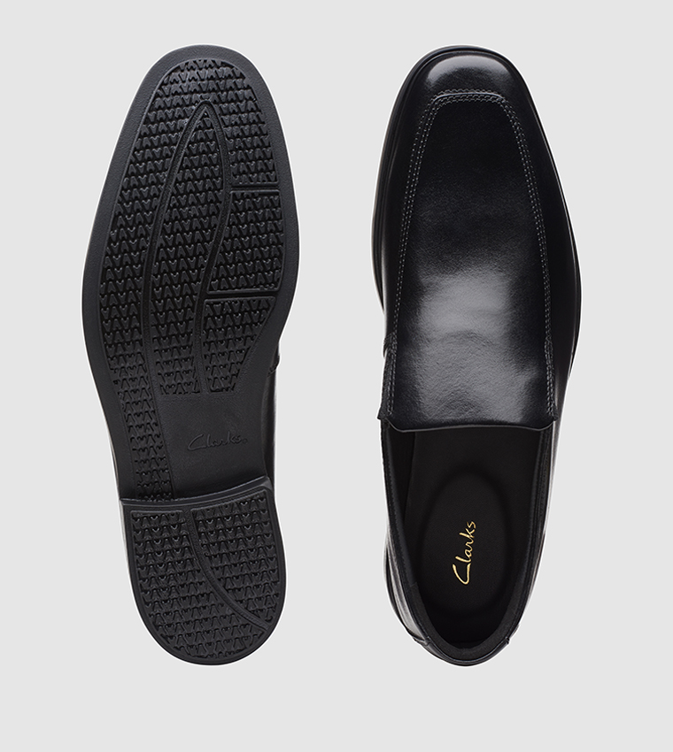 Buy Clarks Howard Edge Slip On Formal Shoes In Black | 6thStreet Saudi ...