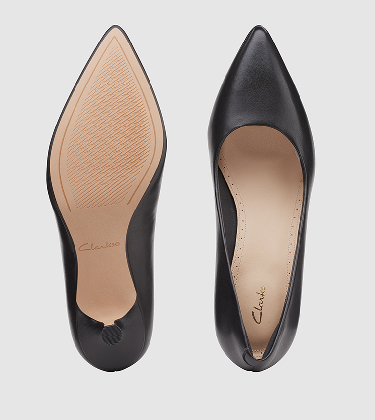 Buy Clarks Violet 55 Rae Kitten Heel Pumps In Black 6thStreet Saudi Arabia